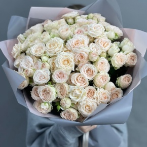Букет "Кремовый микс" из 25 кустовых роз (50 см) в Электрогорске