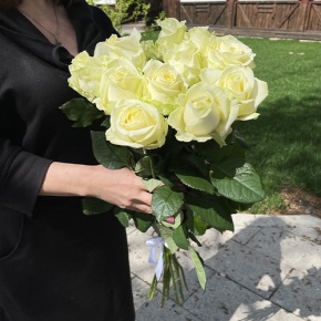 Букет из 11 белых роз (70 см) в Электрогорске