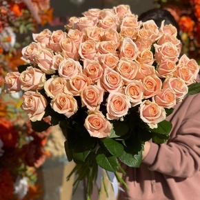 Букет из 51 персиковой розы (60 см) в Электрогорске