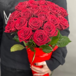 21 красная роза в конусе (50 см) в Электрогорске