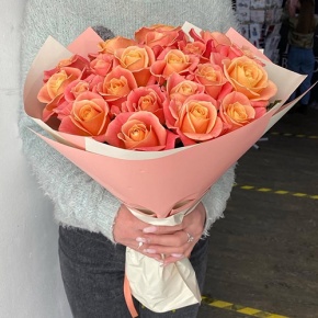 Букет из 21 розы Мисс Пигги ( 50 см ) в Электрогорске