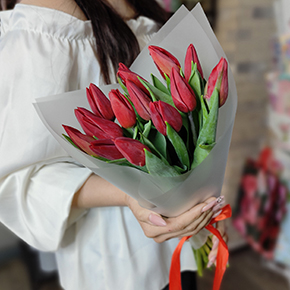 Букет из 15 красных тюльпанов в Электрогорске