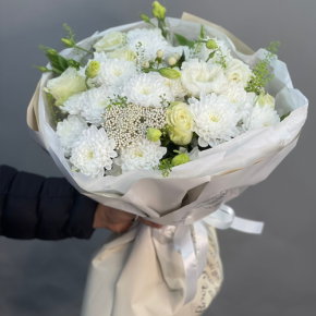 Букет "Меланхолия" из роз и хризантем в Электрогорске