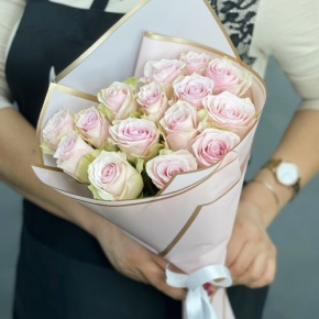 Букет из 15 пудровых роз Кения (40 см) в Электрогорске