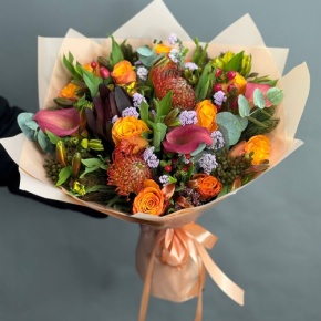Букет "Даниэлла" из калл, роз, гиперикума, сафари, капса и лейко в Электрогорске