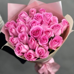 Букет из 25 розовых роз кения (40 см) в Электрогорске