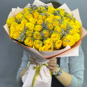 Букет из 51 лимонной розы с лимониумом в Электрогорске