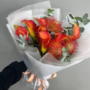 Букет "Империал" из калл, лейко и эвкалипта в Электрогорске