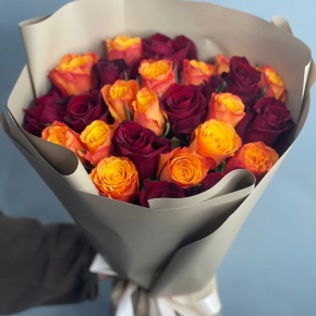 Букет из 25 Кенийских роз микс (40 см) в Электрогорске