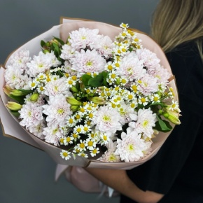 Букет "Сиэтл" из хризантем, альстромерий и ромашек в Электрогорске