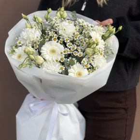 Букет "Вера и надежда" из ромашек, гербер, эвкалипта, диантусов и эустом в Электрогорске