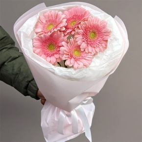 Букет из 5 розовых гербер мини в Электрогорске