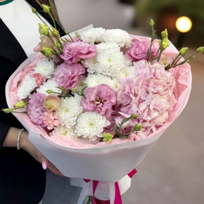 Букет "Табу" из хризантемы, Голландской гортензии и эустомы в Электрогорске