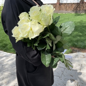 Букет из 9 белых роз (70 см) в Электрогорске