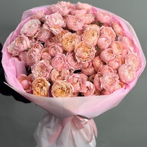 Букет из 35 кустовых пионовидных роз Джульетта (60 см) в Электрогорске