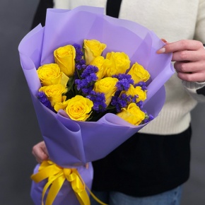 Букет "Лейкерс" из лимонных роз и статицы в Электрогорске