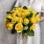 Букет из 25 лимонных роз с рускусом (40 см) в Электрогорске
