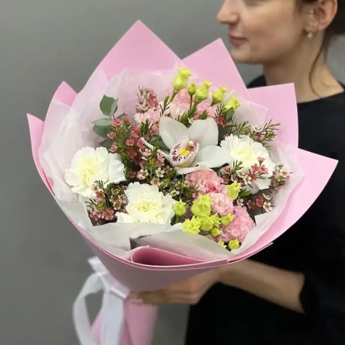Букет с королевской орхидеей, диантусами, эустомой и шамелациумом в Электрогорске